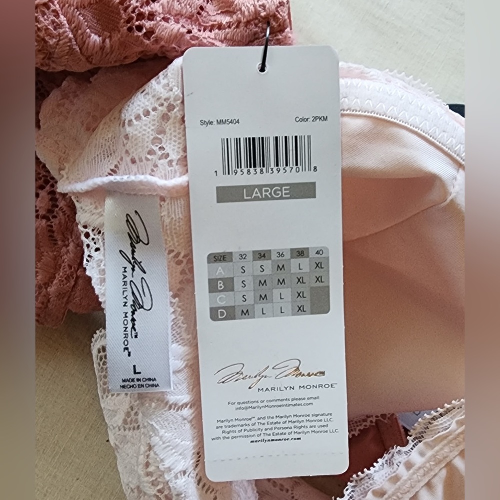 Marilyn Monroe 2pc Stretch Lace Racerback Deep “v” Removable Pads Bralettes szL - Picture 4 of 9